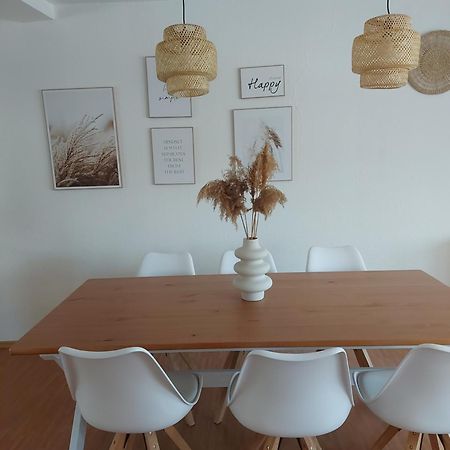 Stilvolle Ferienwohnung Free Parking, Space, Wlan Niestetal Kültér fotó