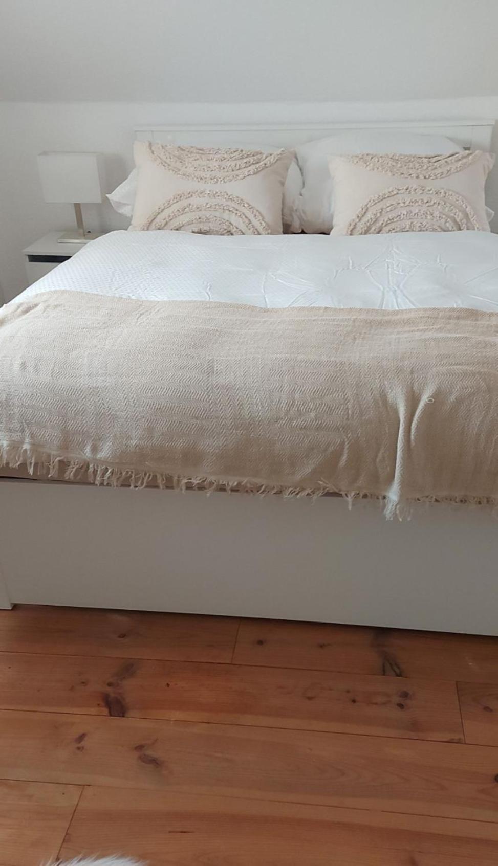 Stilvolle Ferienwohnung Free Parking, Space, Wlan Niestetal Kültér fotó