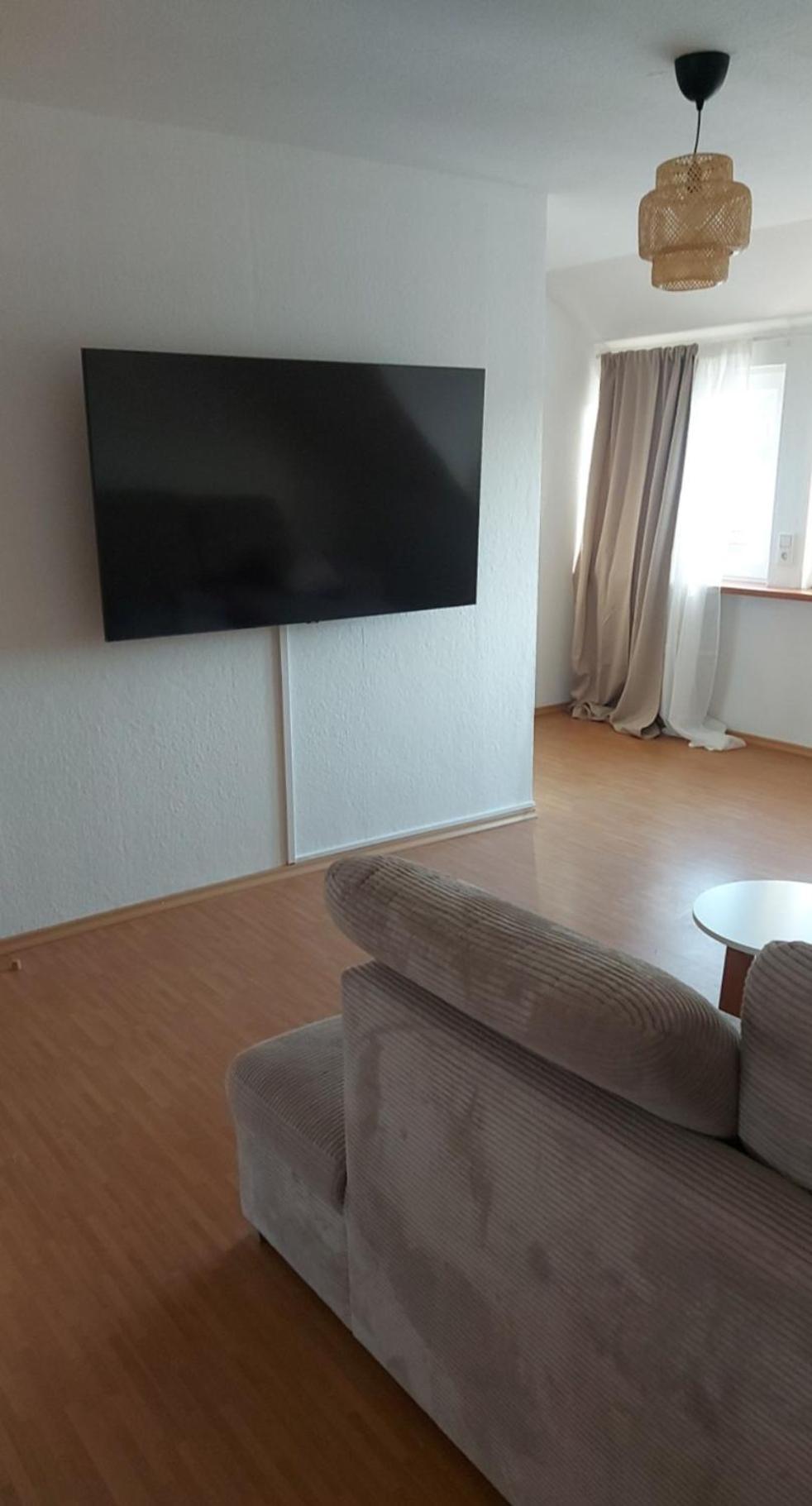 Stilvolle Ferienwohnung Free Parking, Space, Wlan Niestetal Kültér fotó